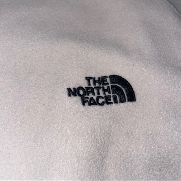 The North Face Crewneck - Picture 2 of 3